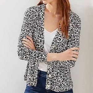 LOFT Snow Leopard V-Neck Cardigan Sweater in Black and White Size Small